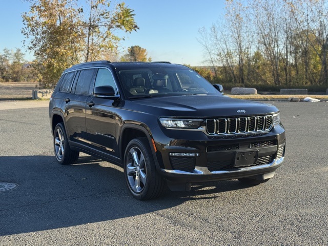 2022 Jeep Grand Cherokee Limited photo 3