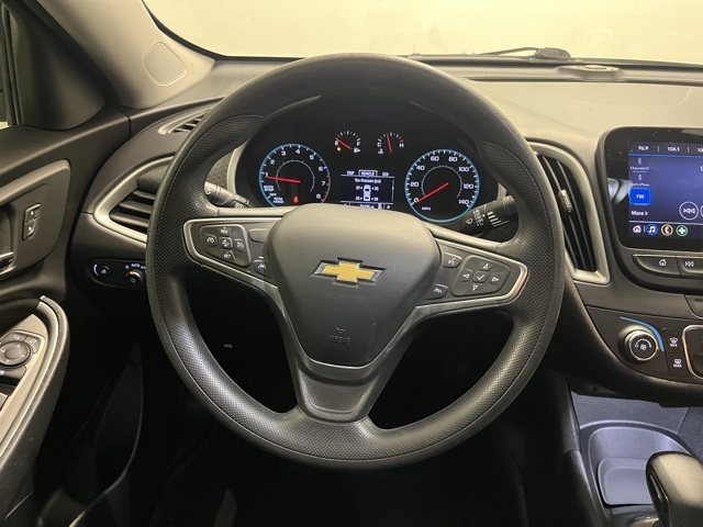 2023 Chevrolet Malibu LS photo 3