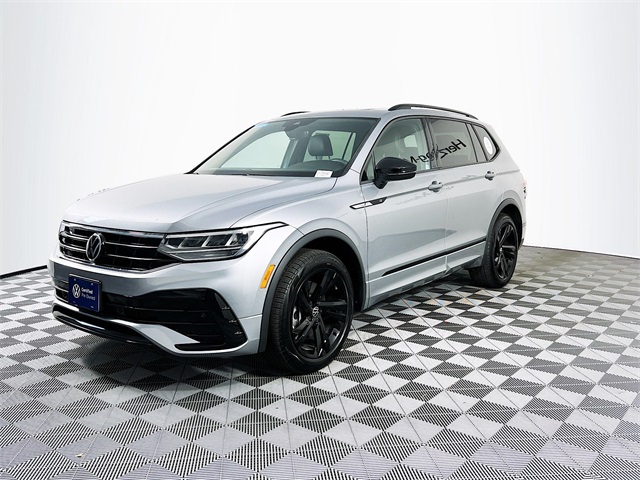 2023 Volkswagen Tiguan SE R-Line Black photo 2
