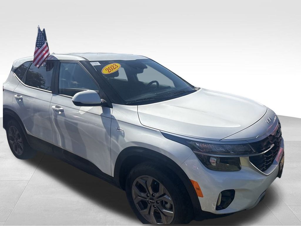 2025 Kia Seltos LX photo 4