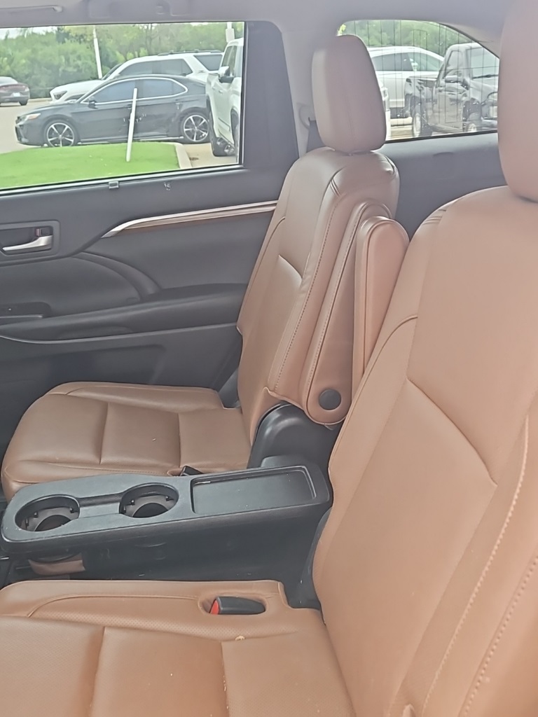2018 Toyota Highlander Limited Platinum photo 4