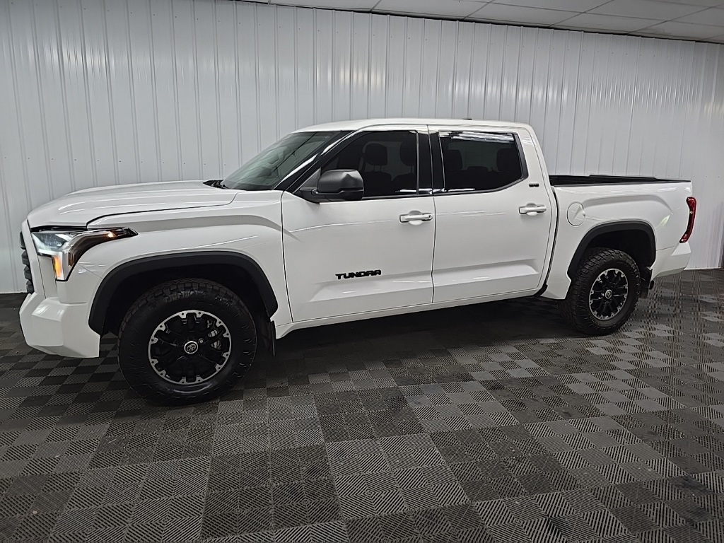 2022 Toyota Tundra SR5 photo 6