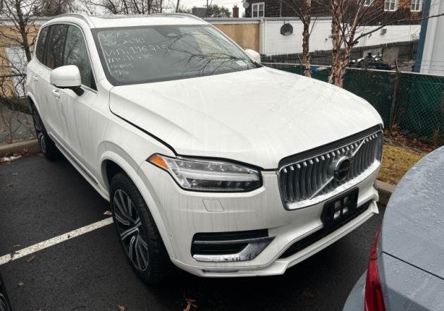 2024 Volvo XC90 Plus's photo