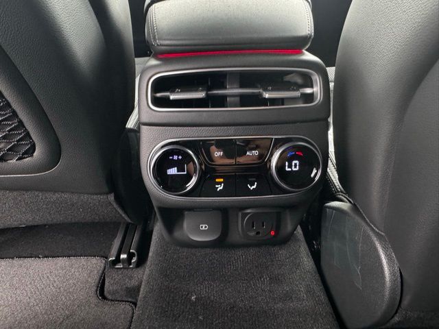 2025 Genesis GV70 2.5T Sport Prestige photo 16
