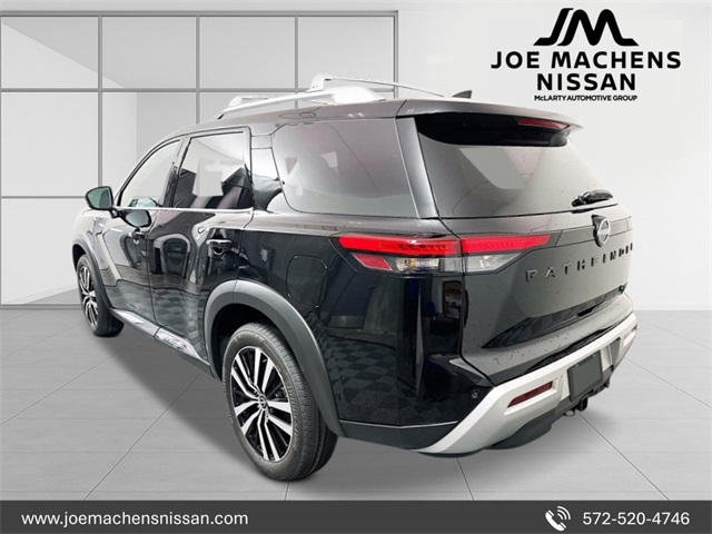 2025 Nissan Pathfinder Platinum photo 2