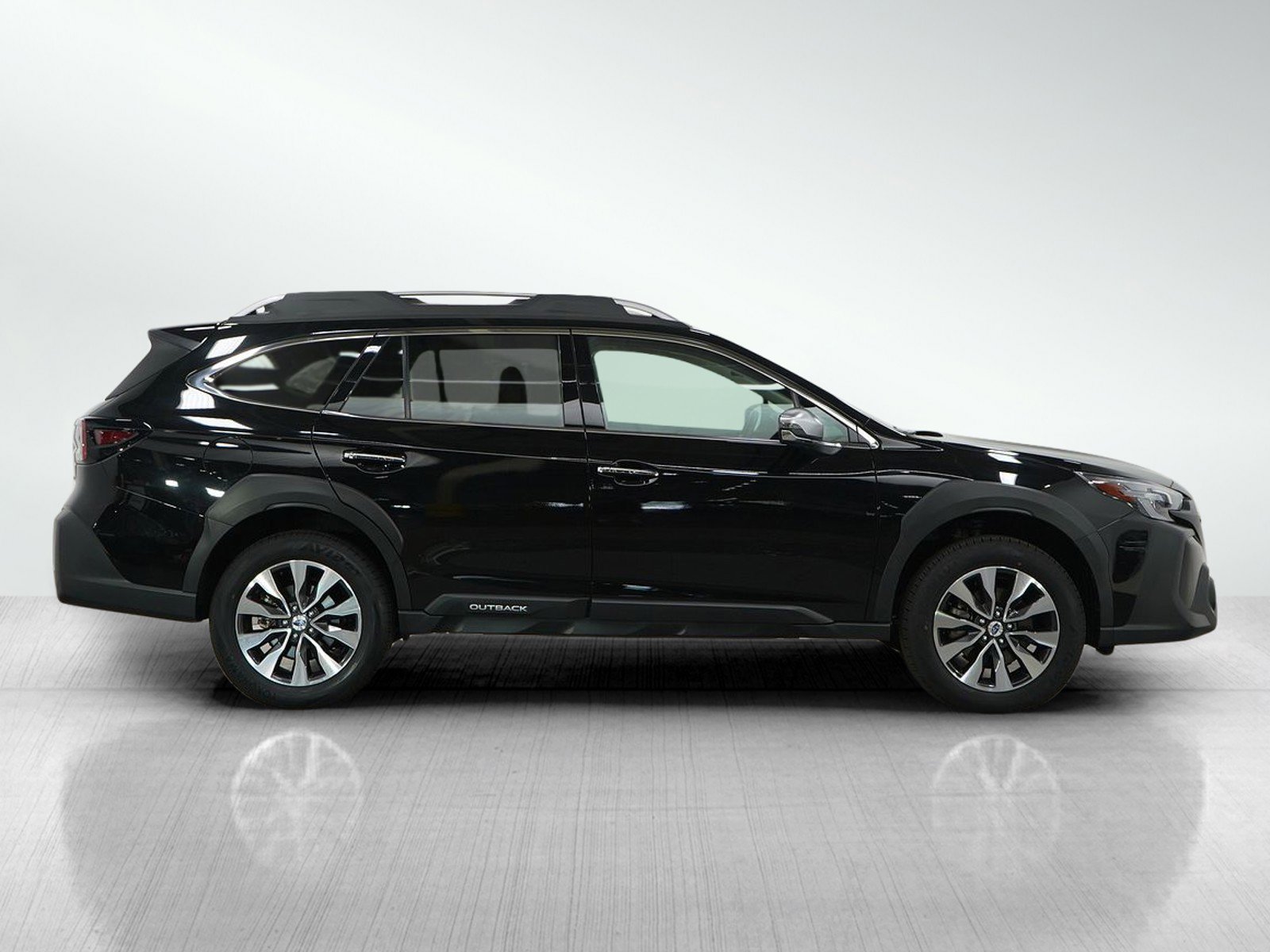 2024 Subaru Outback Touring photo 4