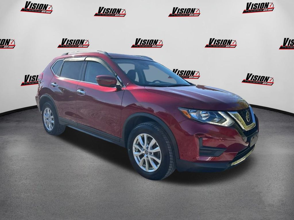 2019 Nissan Rogue SV photo 3
