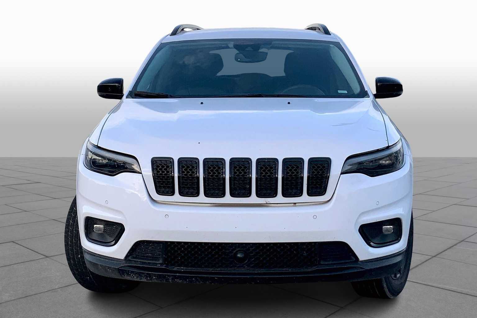 2023 Jeep Cherokee Altitude Lux photo 3