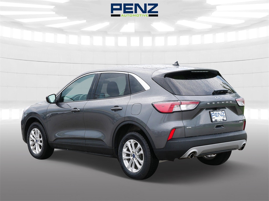 2022 Ford Escape SE photo 3