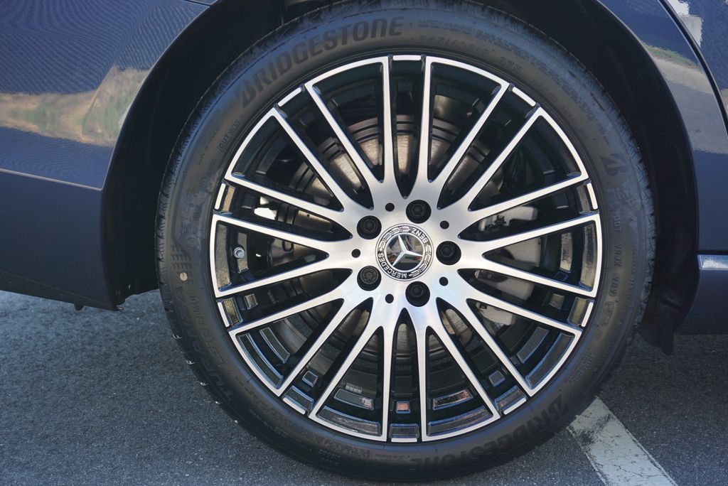 2025 Mercedes Benz C 300 photo 15