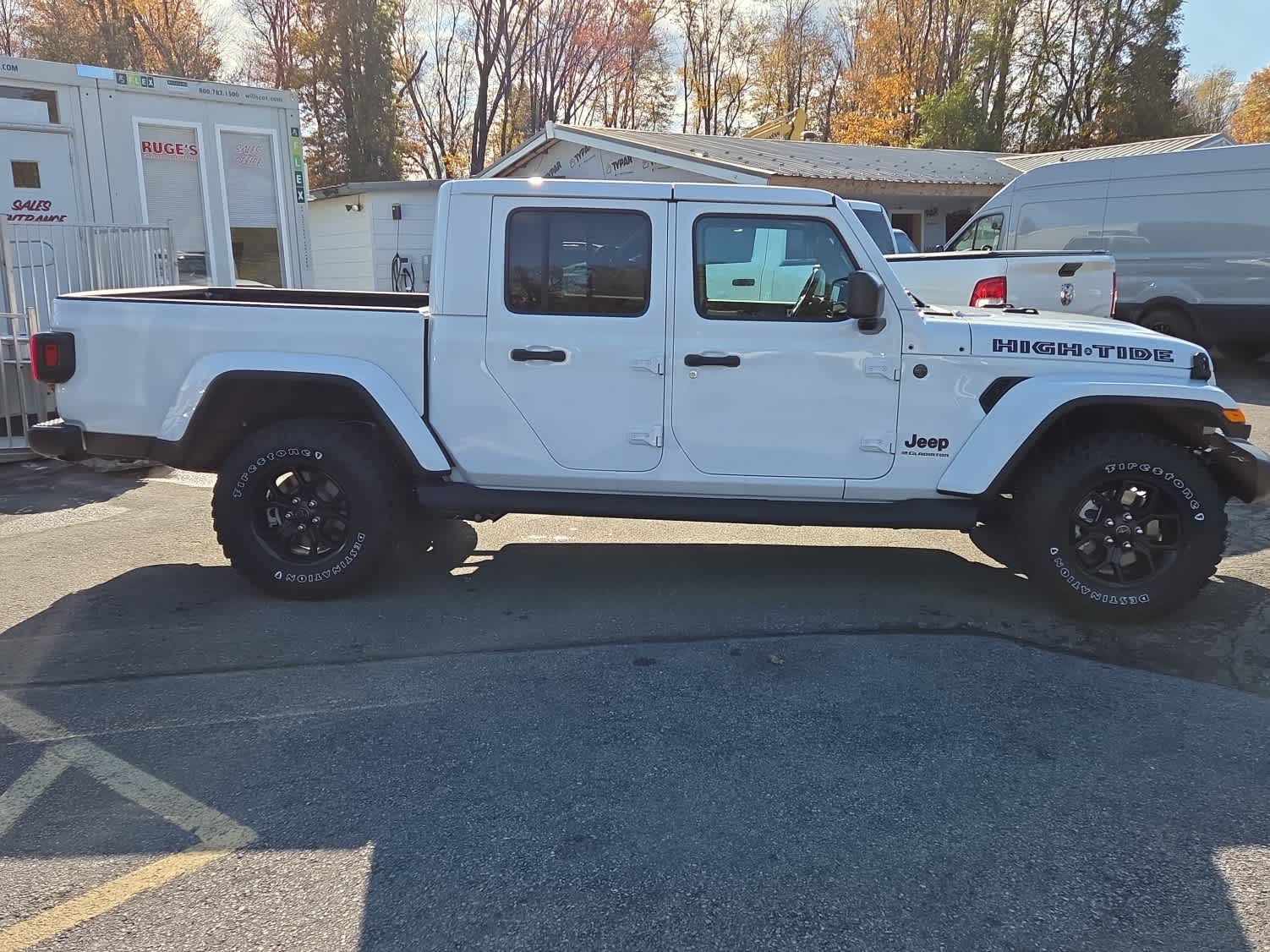 2025 Jeep Gladiator Sport photo 2