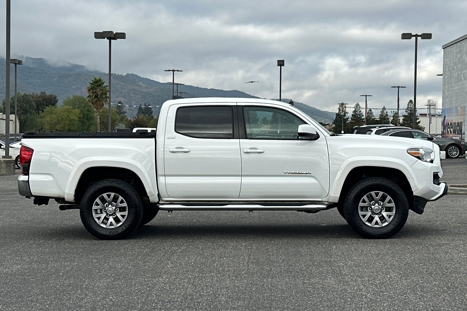 2019 Toyota Tacoma SR5 photo 3