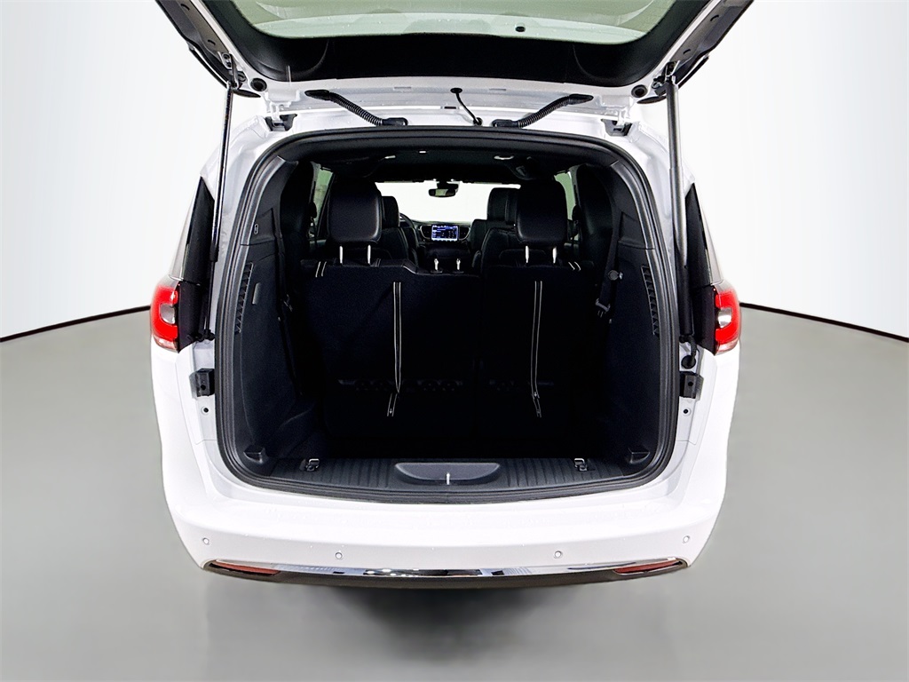 2025 Chrysler Pacifica photo 24