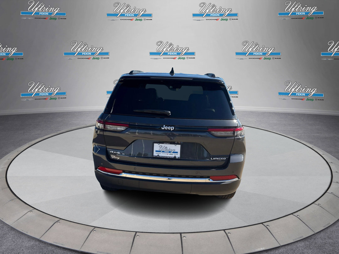 2025 Jeep Grand Cherokee Limited photo 3