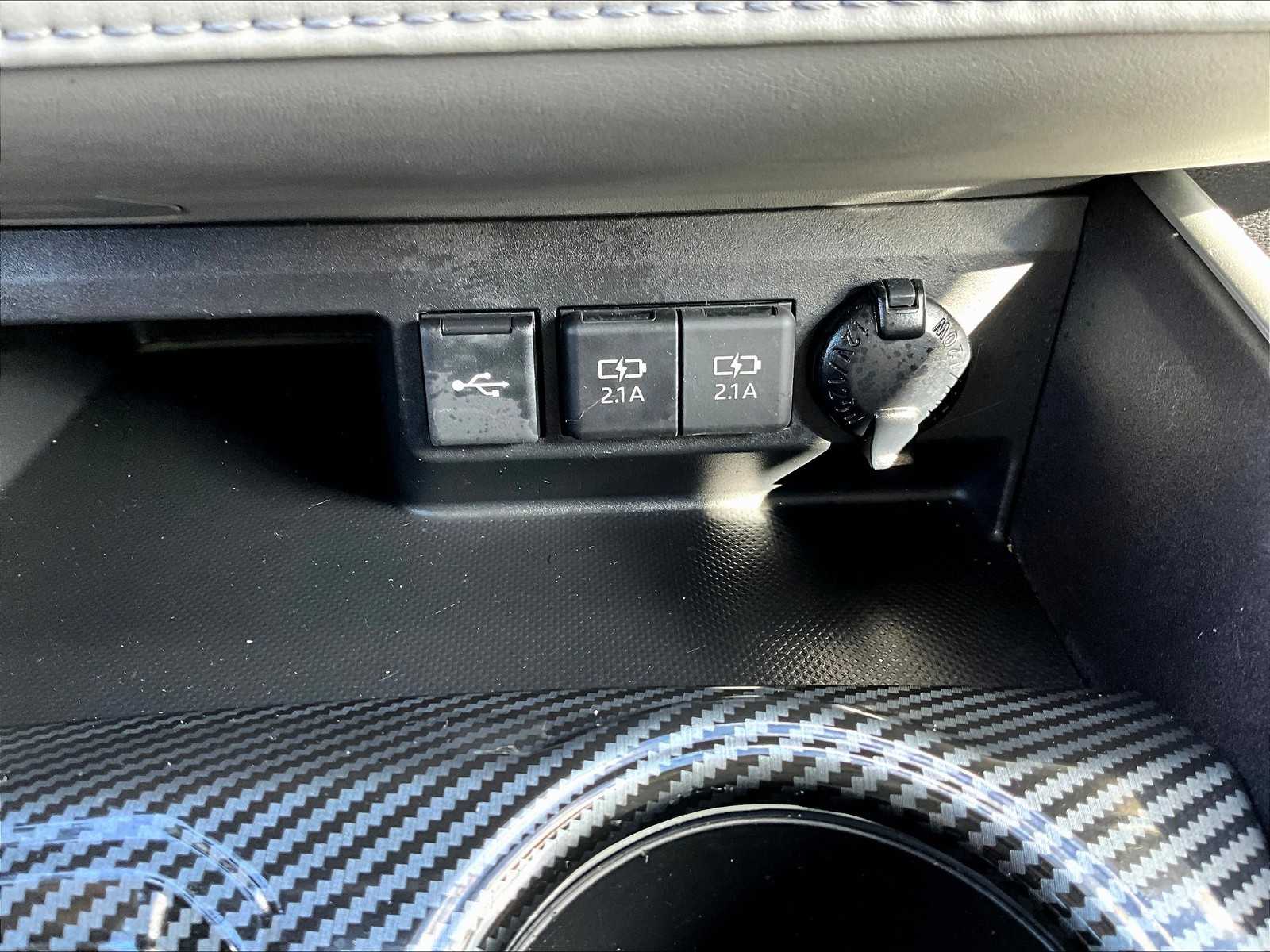 2021 Toyota Highlander XLE photo 26