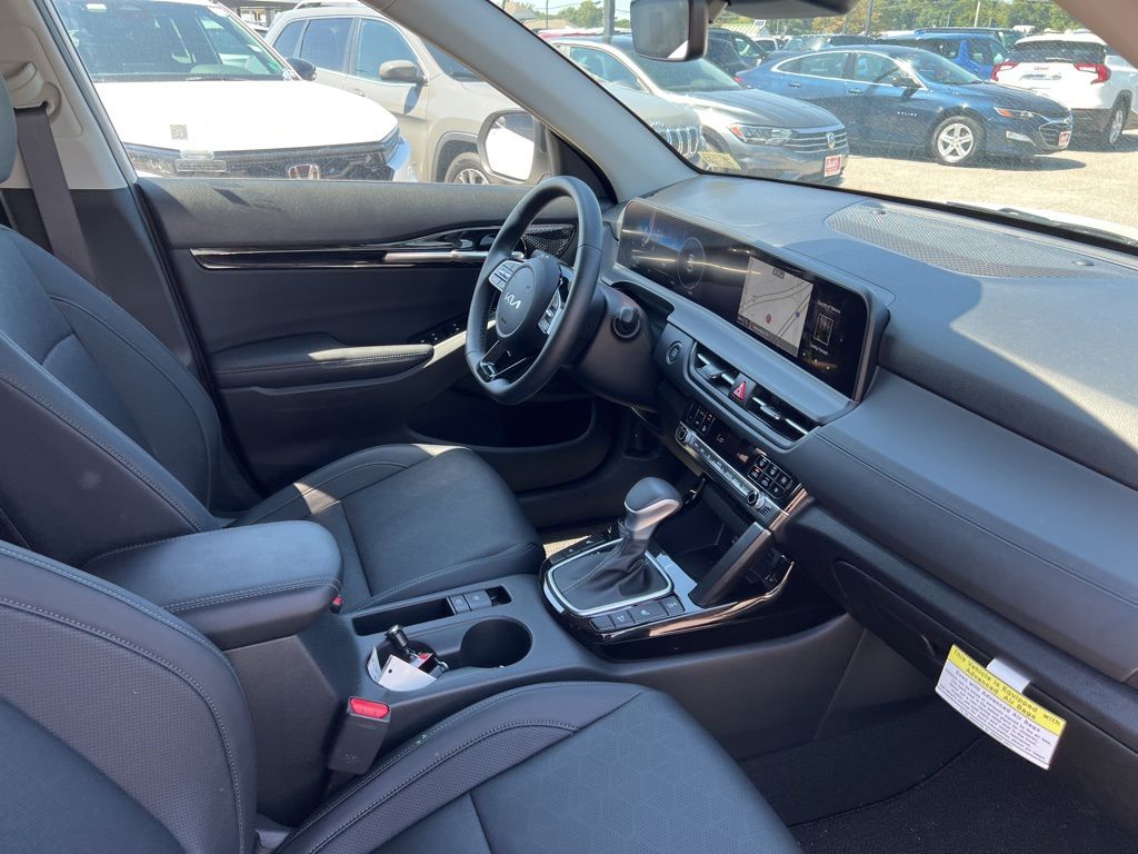 2024 Kia Seltos SX photo 23