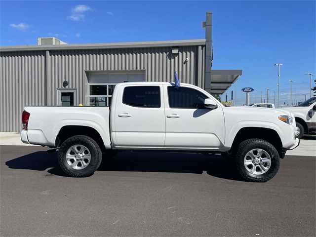 2023 Toyota Tacoma SR photo 3
