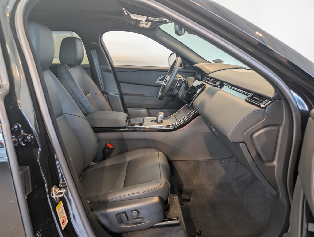 2026 Land Rover Range Rover Velar S photo 28