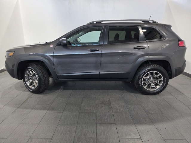 2021 Jeep Cherokee Trailhawk photo 2
