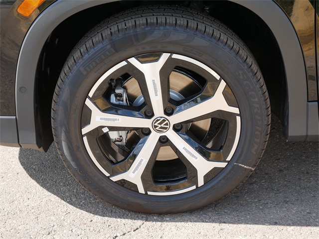 2025 Volkswagen Tiguan SE photo 4
