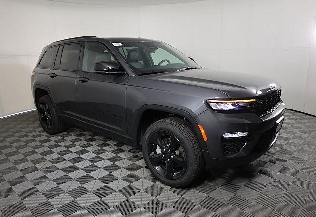 2025 Jeep Grand Cherokee Limited photo 2