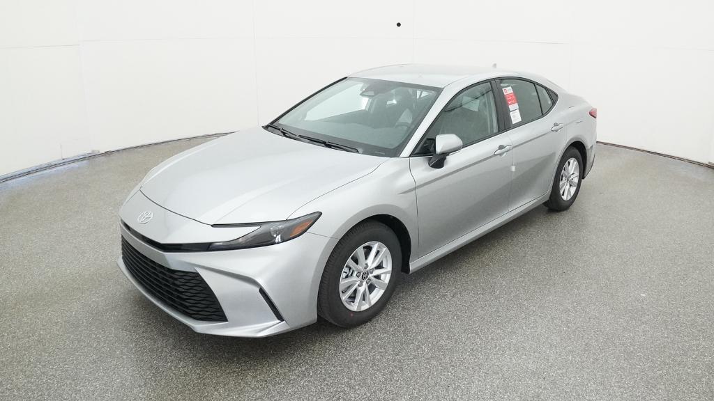 2026 Toyota Camry LE's photo