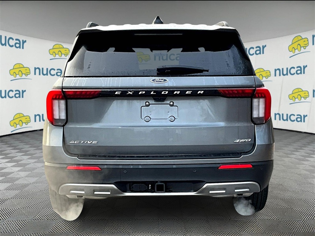 2026 Ford Explorer photo 3