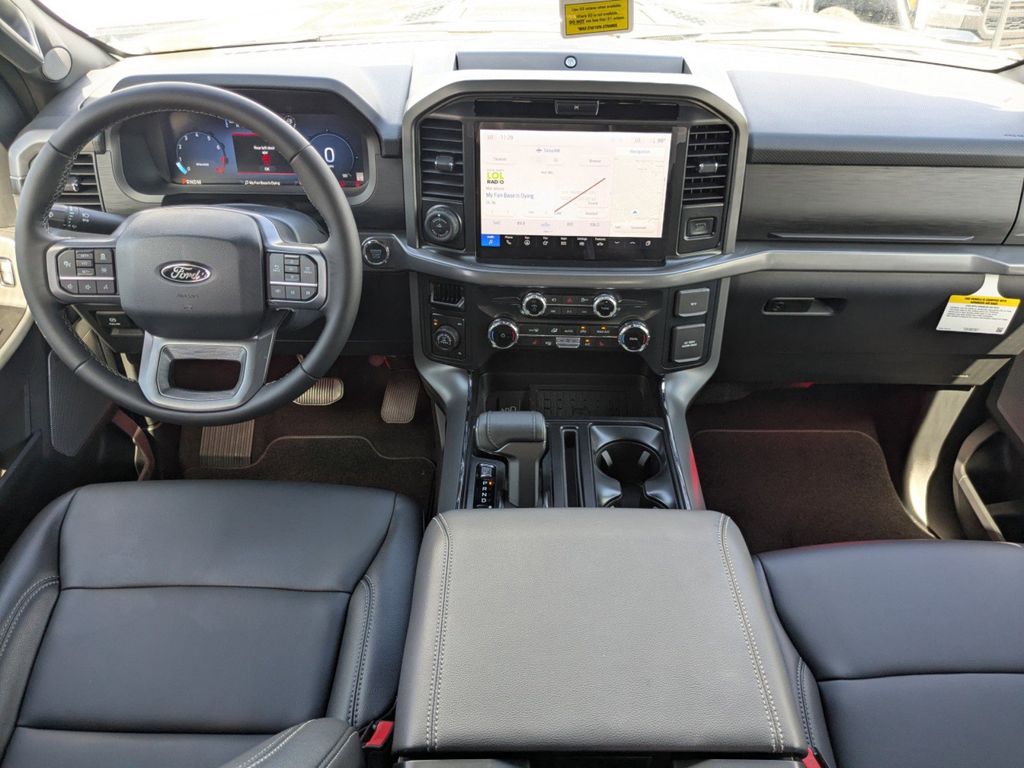 2025 Ford F-150 XLT photo 14