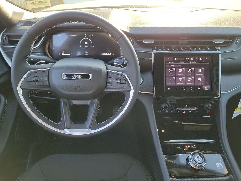2025 Jeep Grand Cherokee Laredo X photo 2