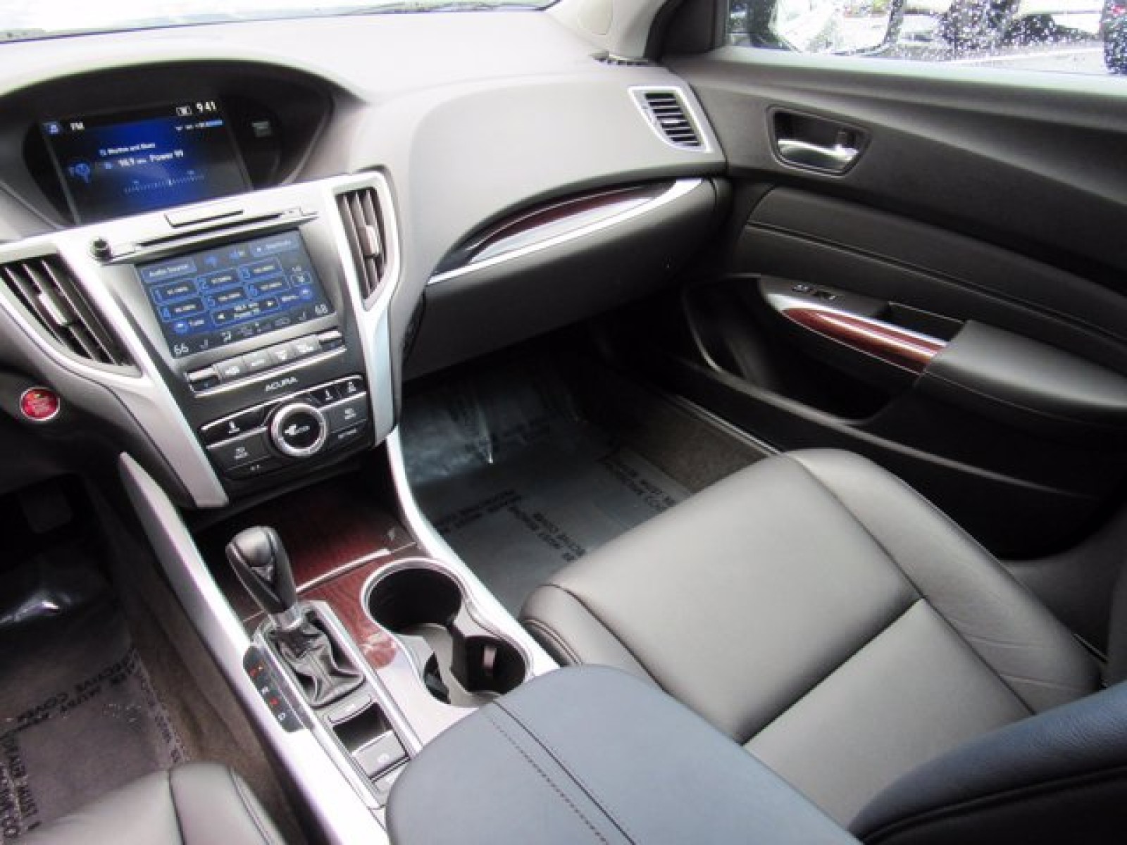 2017 Acura TLX Base photo 11