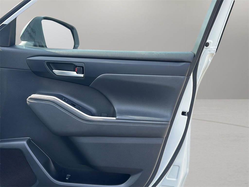 2023 Toyota Highlander XSE photo 15