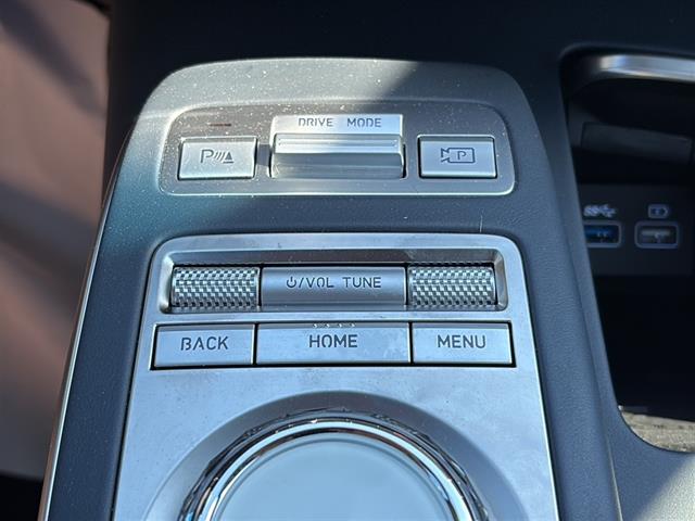 2025 Genesis GV70 2.5T Standard photo 25