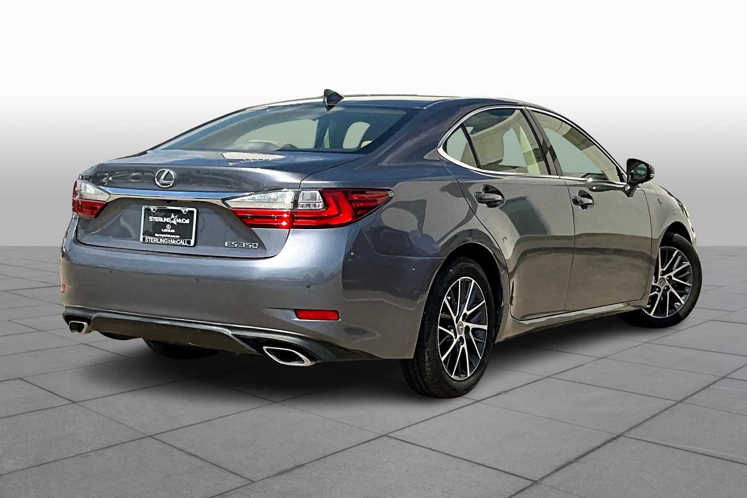 2016 Lexus ES 350 photo 10