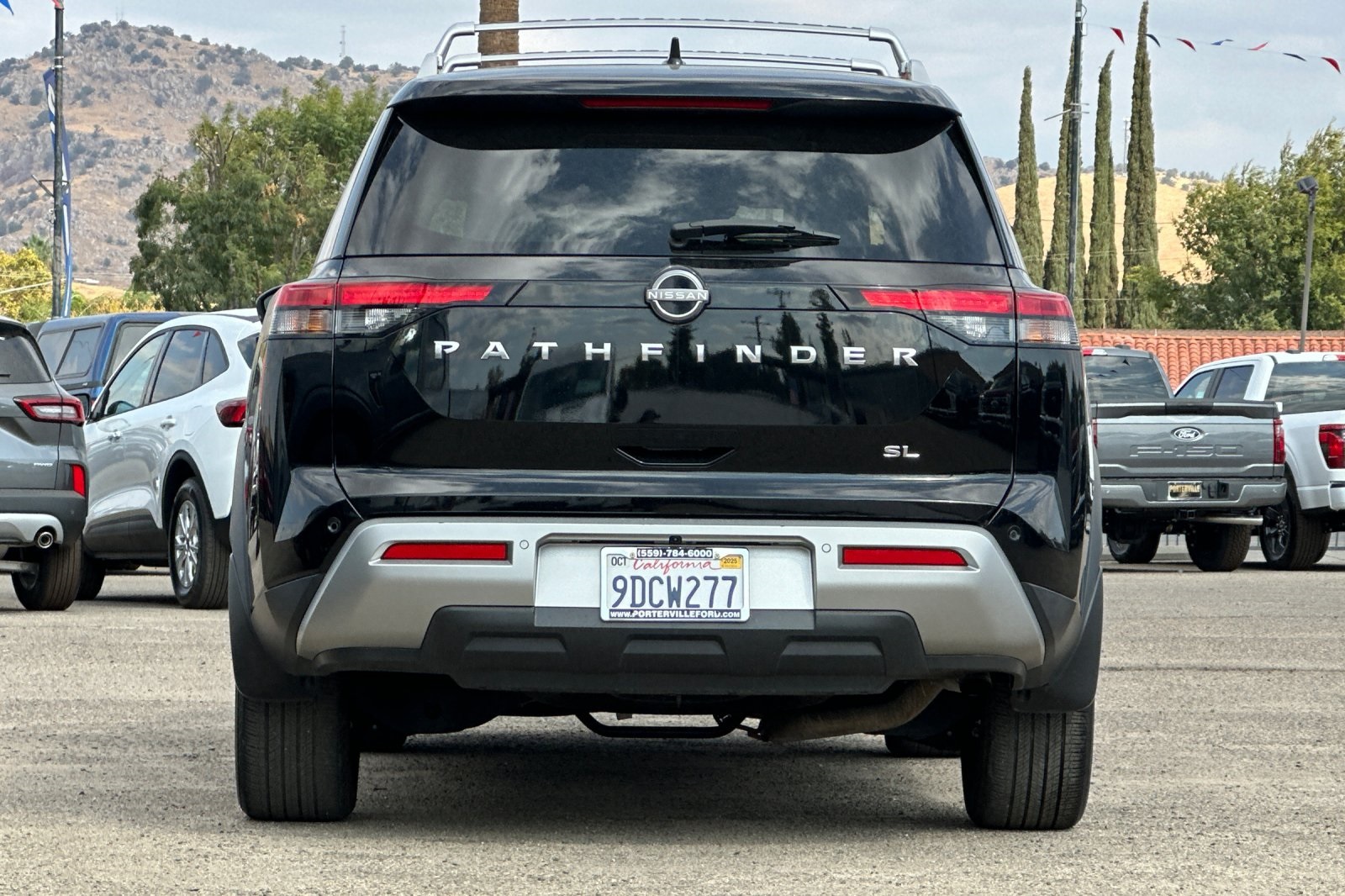 2022 Nissan Pathfinder SL photo 4