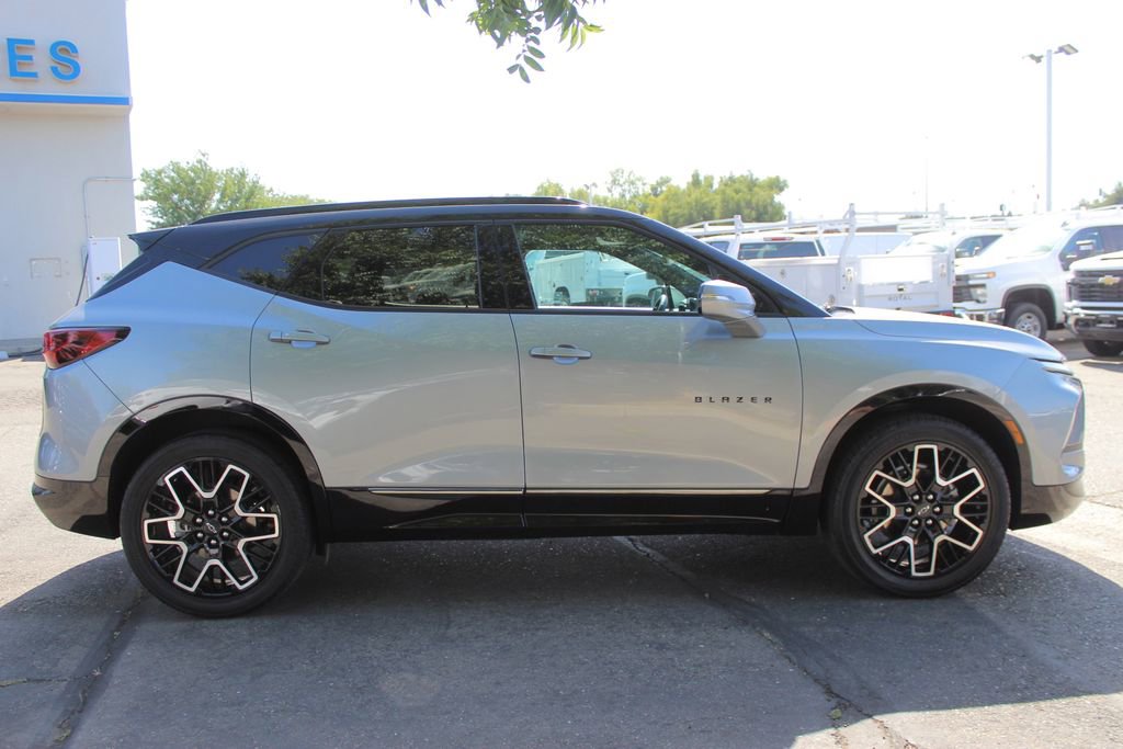 2023 Chevrolet Blazer RS photo 5