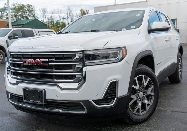 2023 GMC Acadia SLE's photo