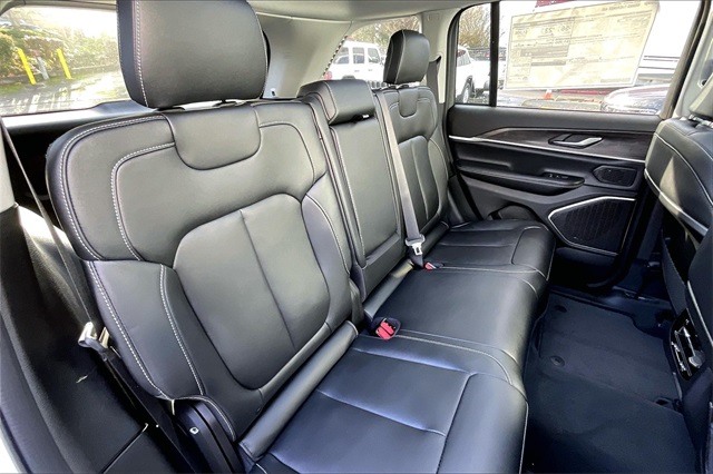 2024 Jeep Cherokee 4xe photo 24