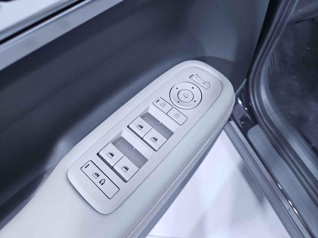 2026 Hyundai Santa Fe Limited photo 9