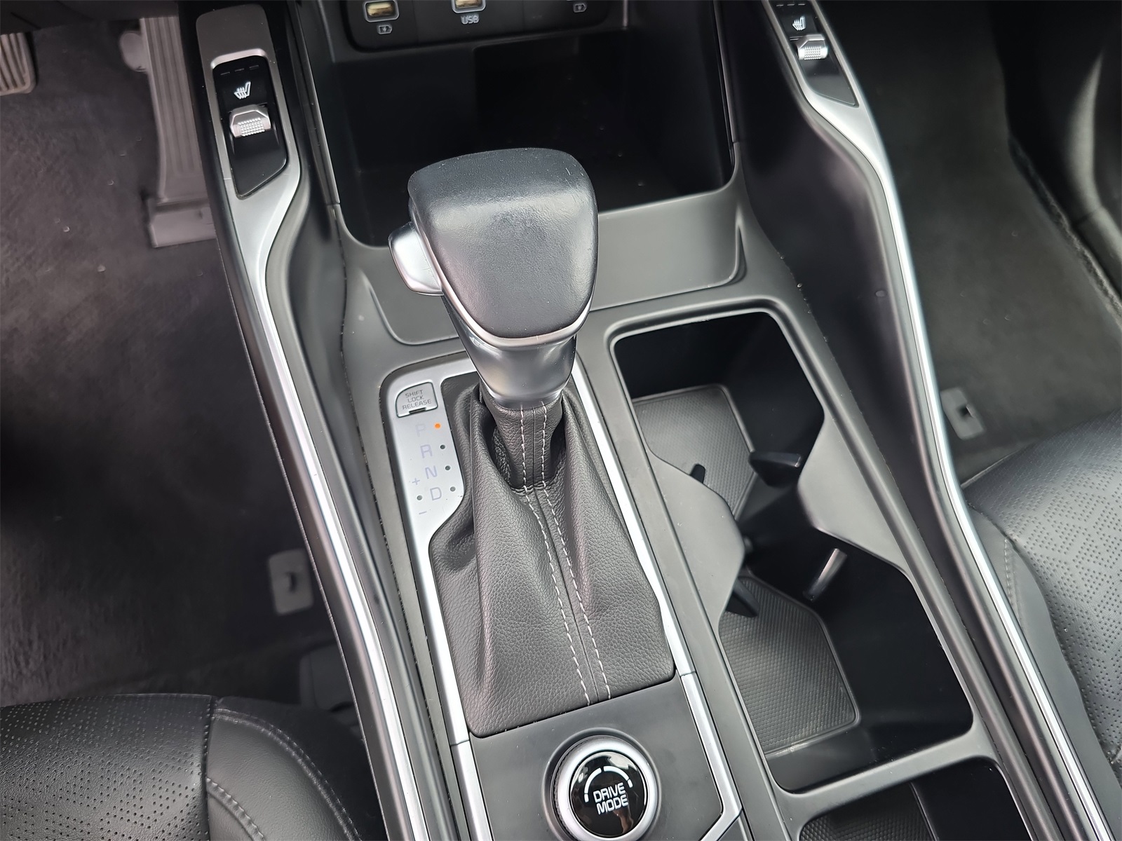 2023 Kia Sorento S photo 18