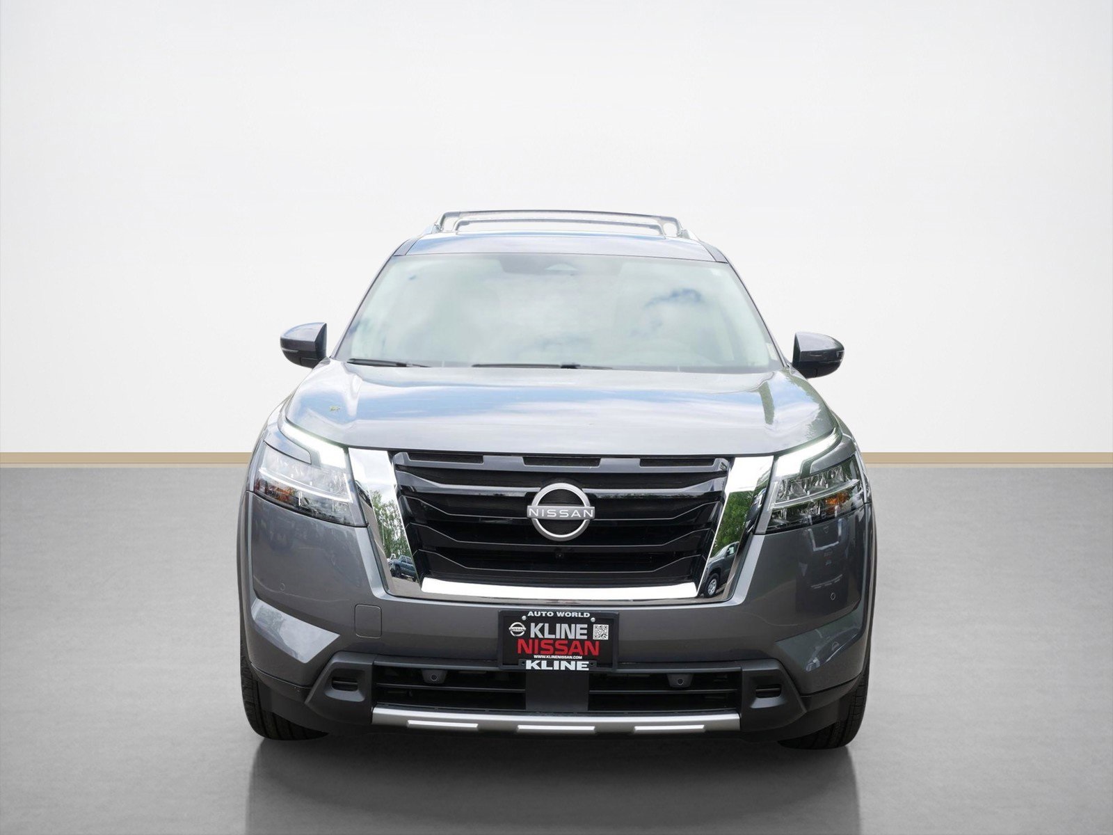 2025 Nissan Pathfinder Platinum photo 4