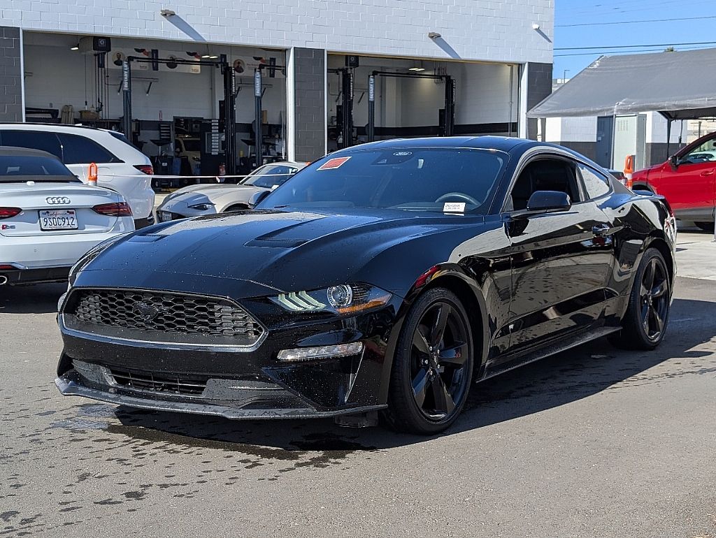 2022 Ford Mustang EcoBoost photo 3