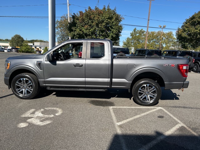 2022 Ford F-150 XL photo 2