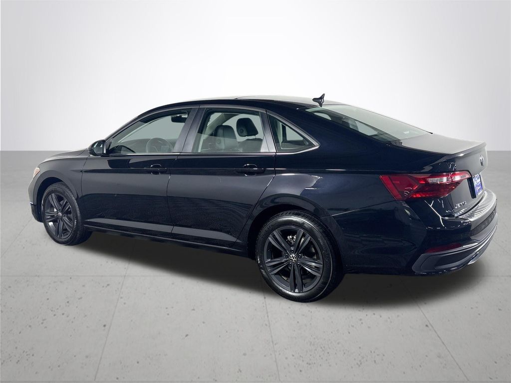 2024 Volkswagen Jetta SE photo 8