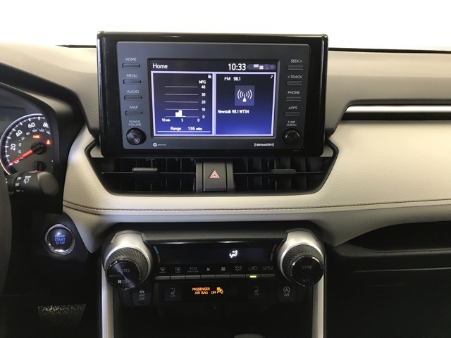2022 Toyota RAV4 XLE photo 16