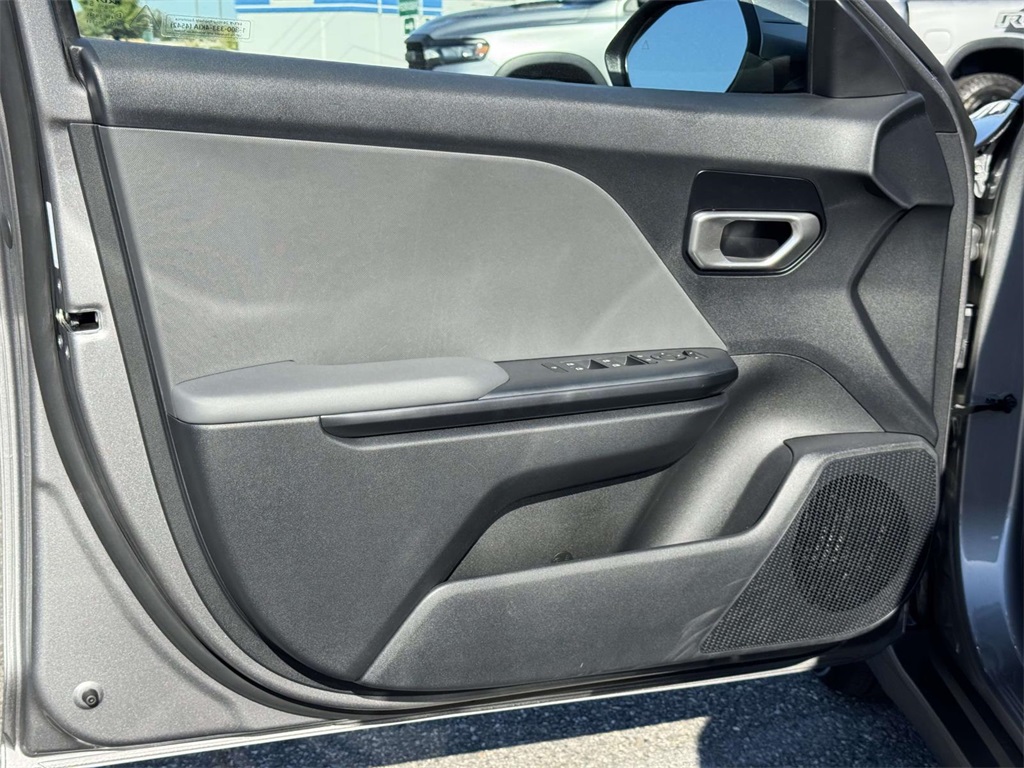 2025 Kia K4 LXS photo 24