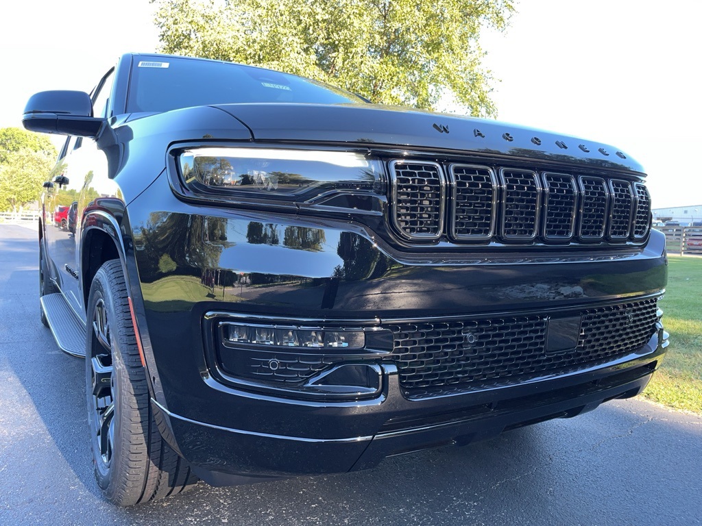2025 Jeep Wagoneer Series II Carbide photo 23