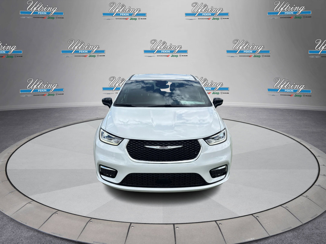 2026 Chrysler Pacifica photo 7