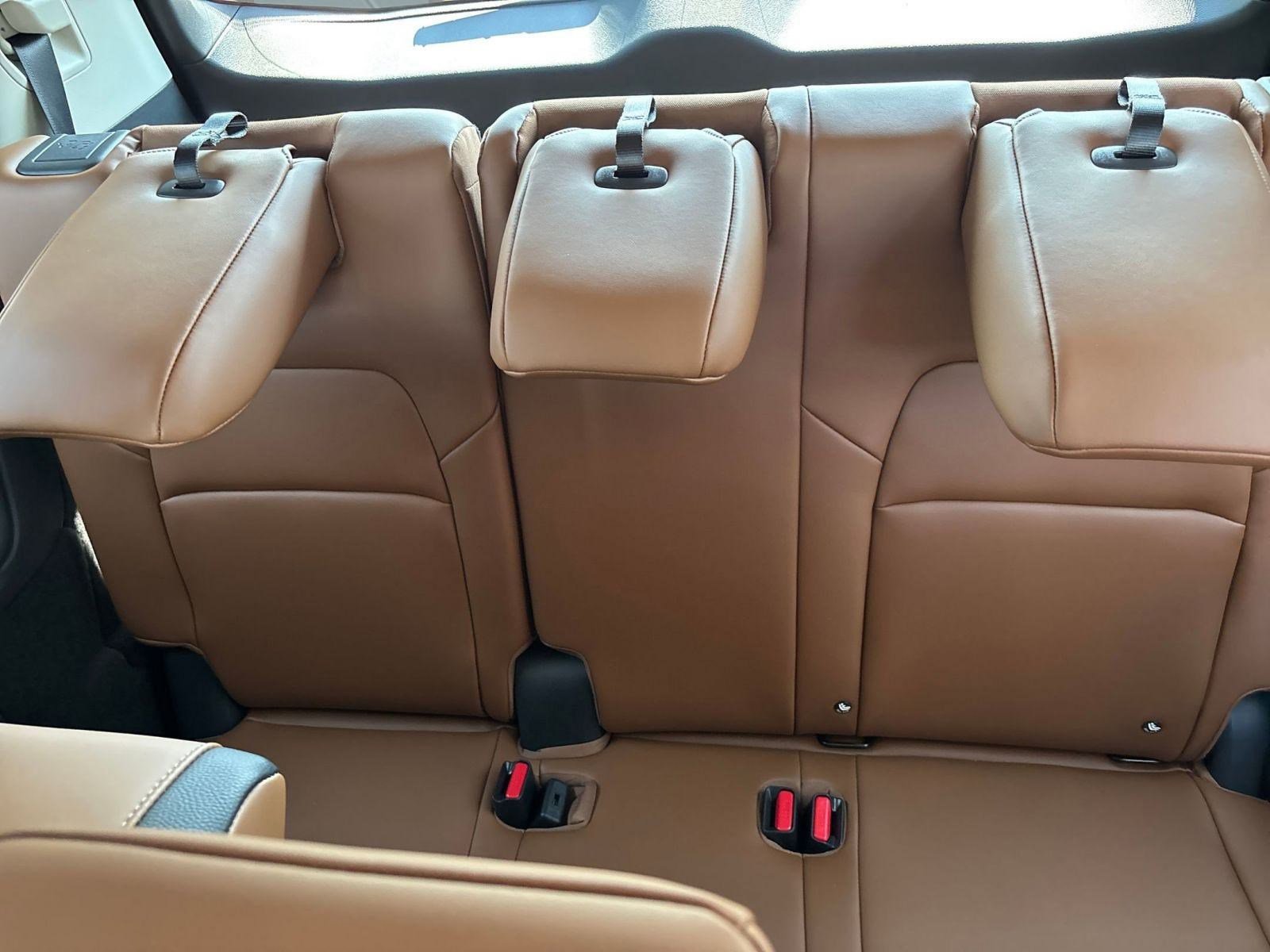 2025 Nissan Pathfinder Platinum photo 25