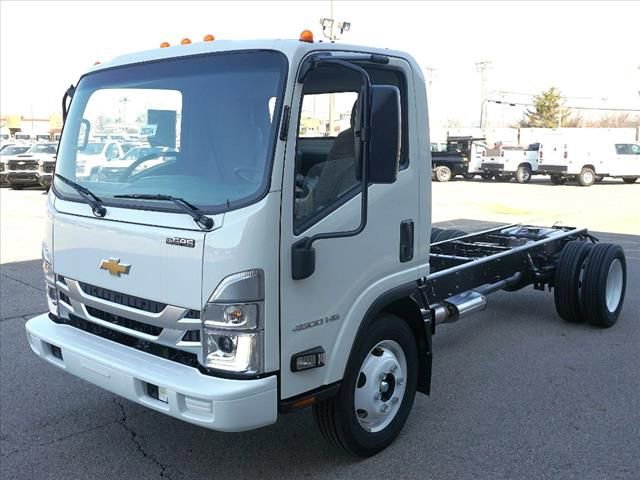 2025 Chevrolet Low Cab Forward Base's photo