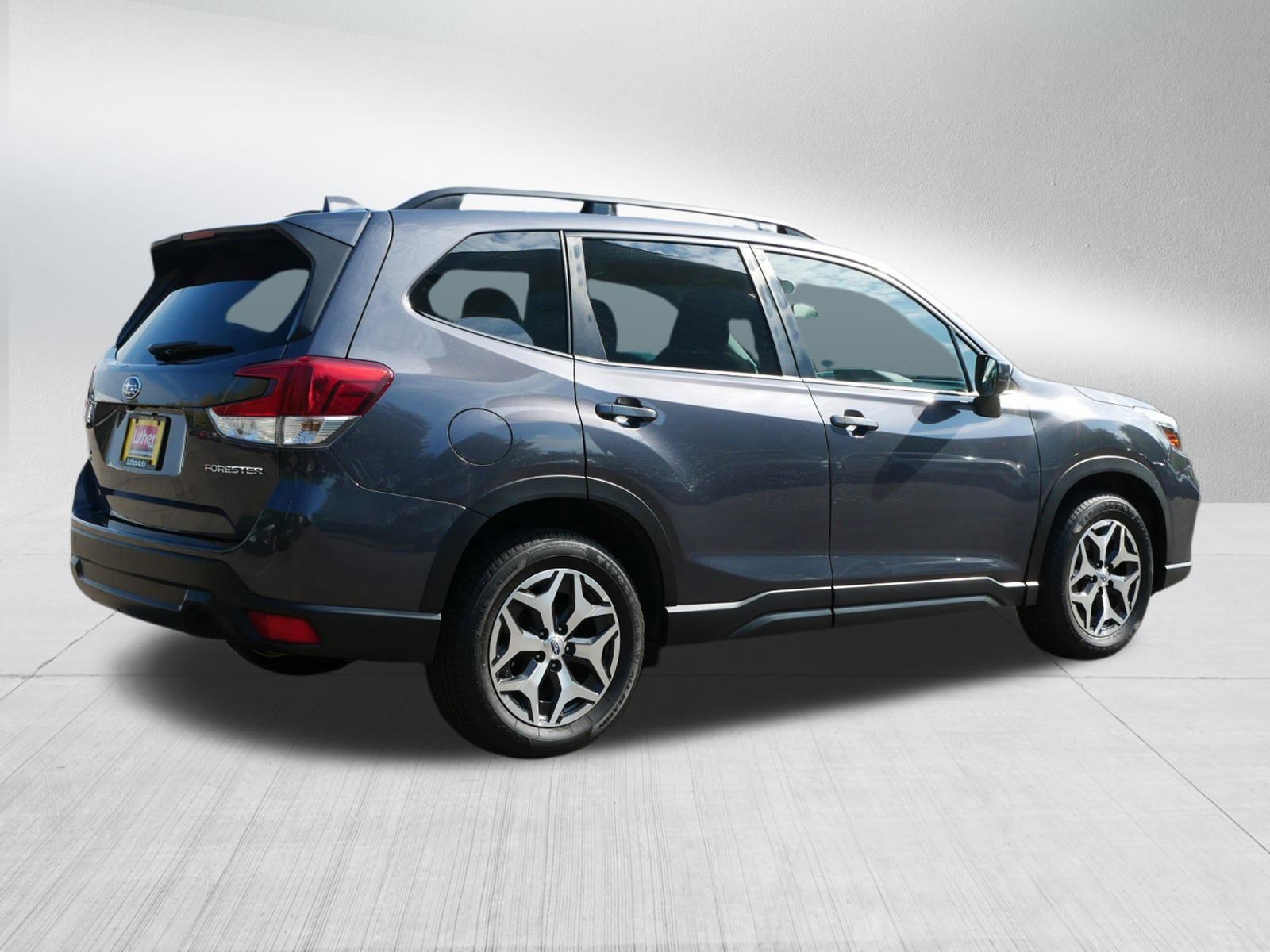 2021 Subaru Forester Premium photo 7